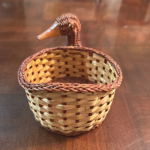 Vintage 5" Duck Woven Wicker Rattan Basket Brown Home Kitchen Decor - Picture 4 of 5